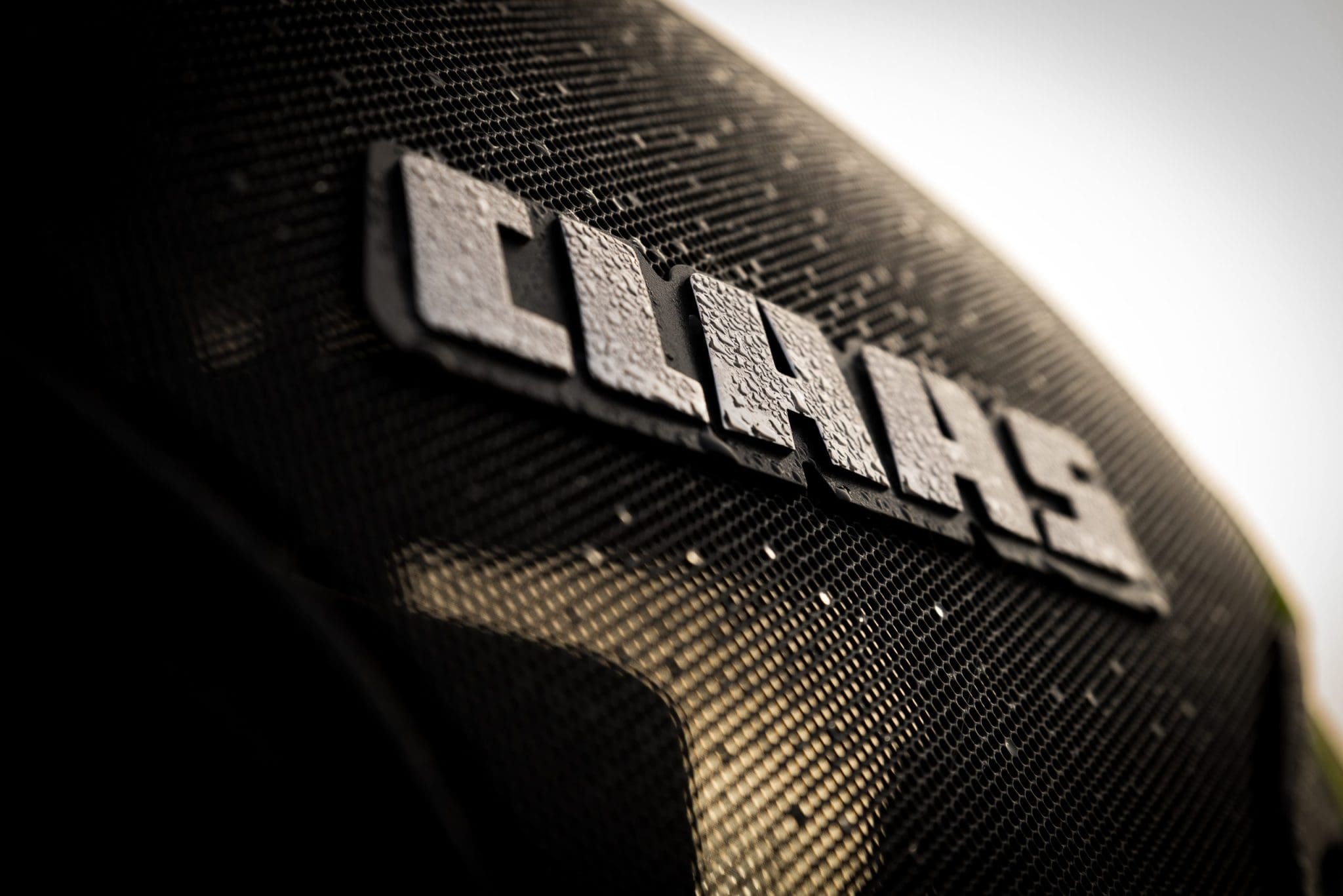 close up image of claas bonnet